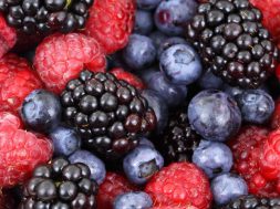 2017-04-27 14_16_29-background-berries-berry-blackberries-87818.jpeg ‎- Photos