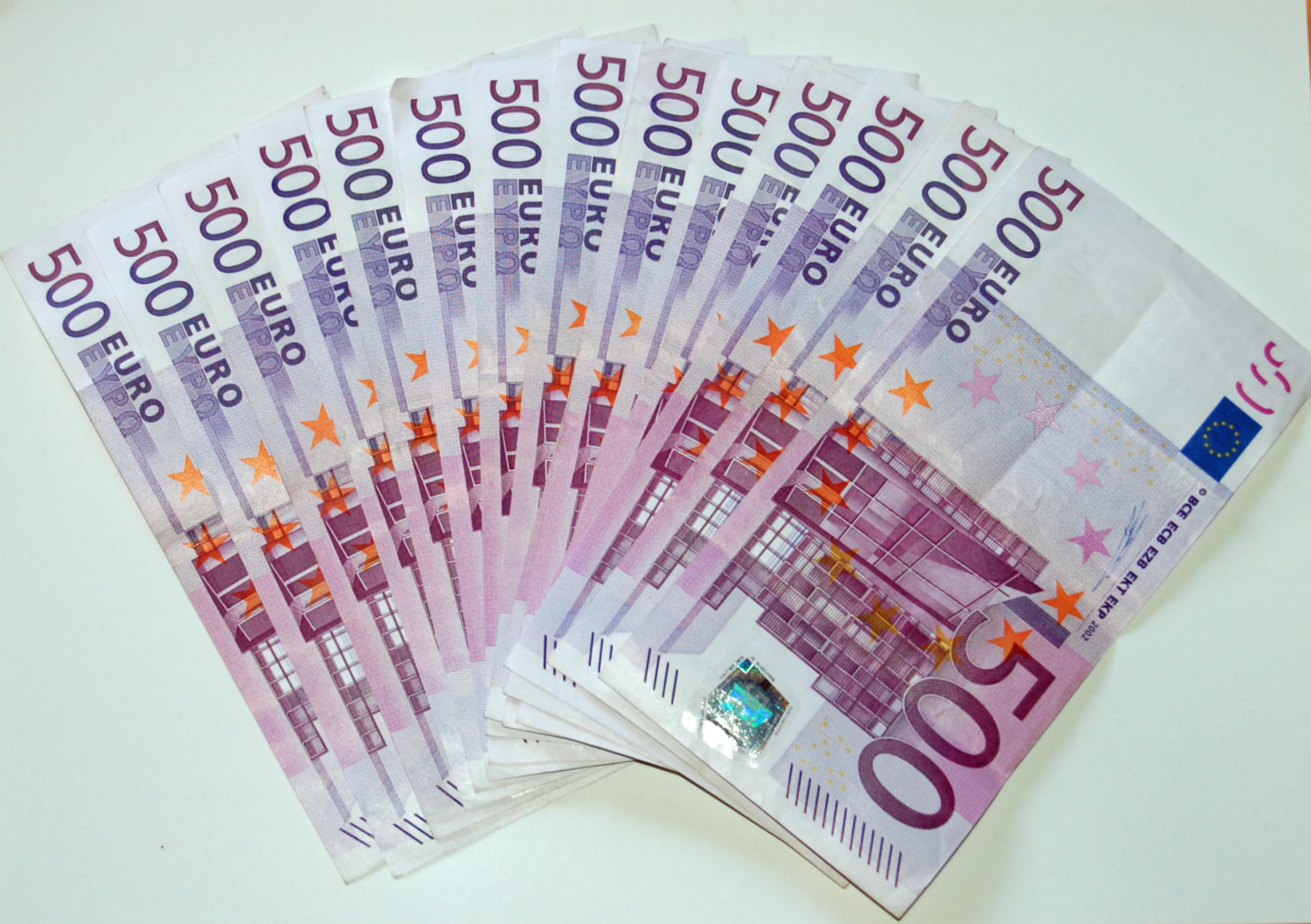 Banka Qëndrore Europiane vendos të ndalojë prodhimin dhe lëshimin e kartëmonedhës 500 Euro – Ja përse