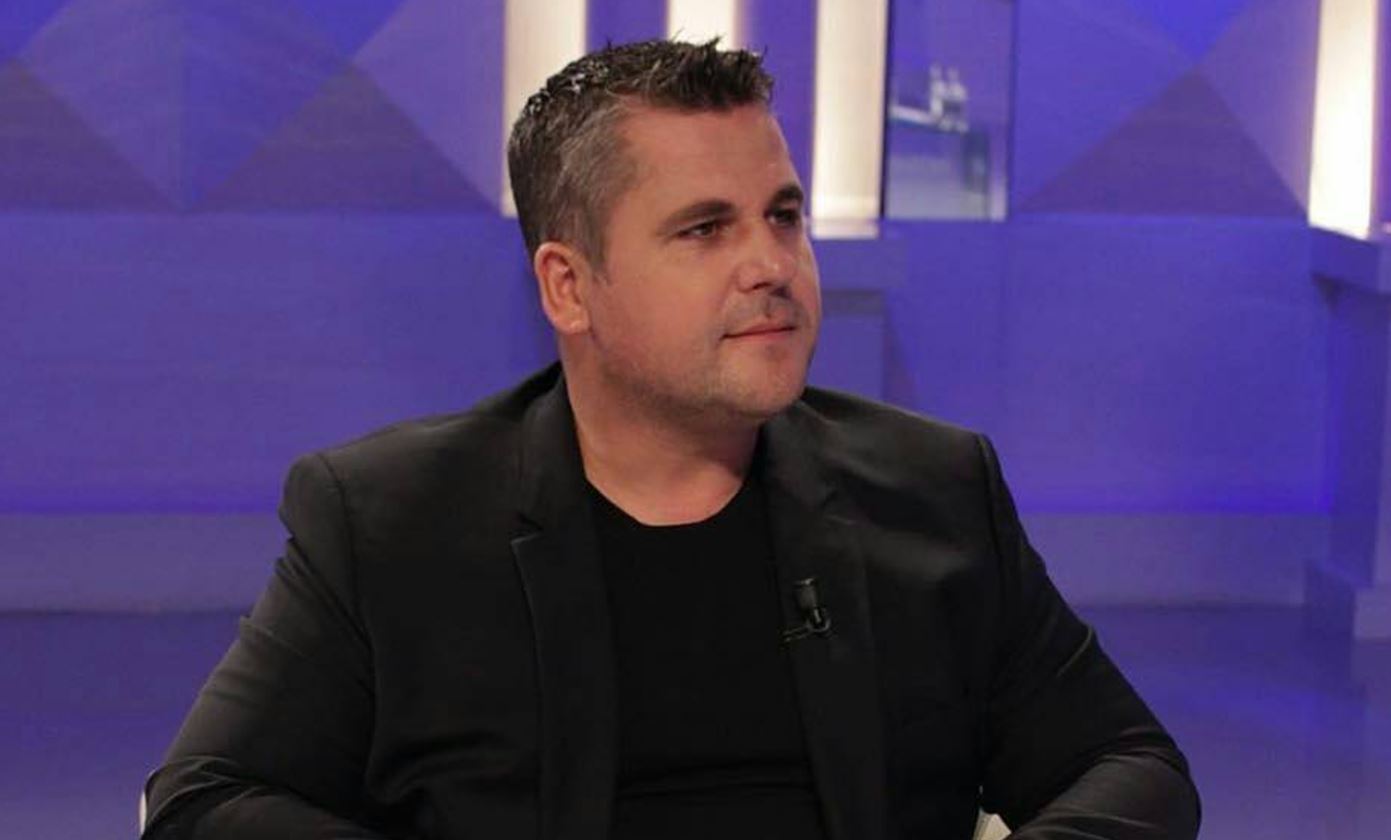 Kjo vajzë në foto është dashuria dhe universi i Gent Zenelajt!