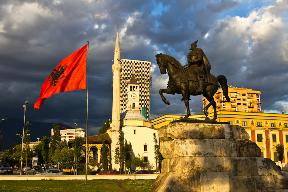 Tirana është “pazari” më i mirë i Evropës, sipas “The Times”
