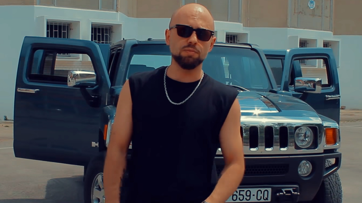 Booja – Në një film me metrazh të shkurtër