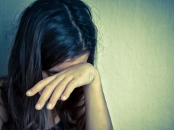 2016-11-23-16_18_50-sad-lonely-girl-wondering-why-dfcs-and-court-will-not-protect-her_my-advocate-ce