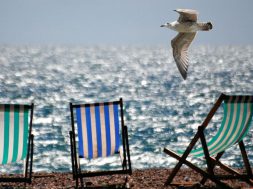 2017-08-21 16_59_25-deckchairs-sea-beach-seaside-54104 (1).jpeg ‎- Photos