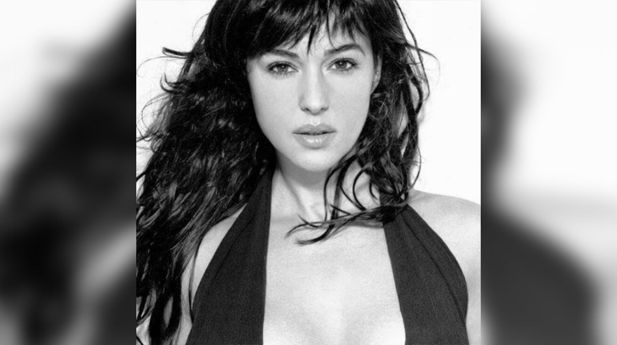 Monica Bellucci gjithmonë ka ditur të tërheqë vëmendje