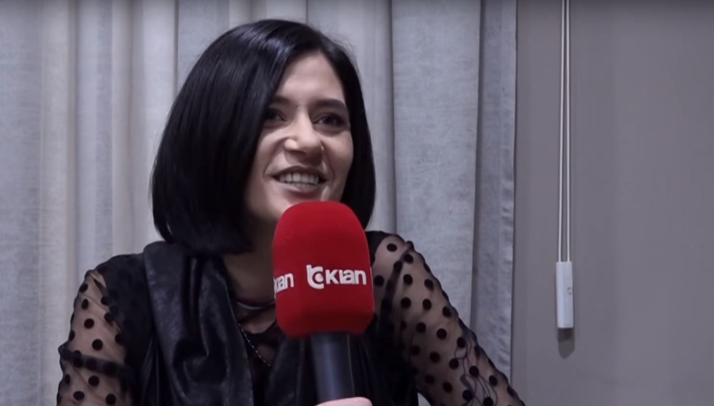 “Seksin treshe e ke provuar?” Sara Kapo çudit me përgjigjen