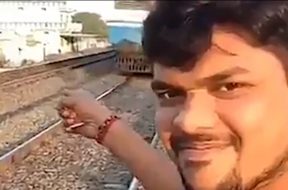 2018-01-25 11_38_40-Horrifying video of man hit by train while taking a selfie _ Daily Mail Online