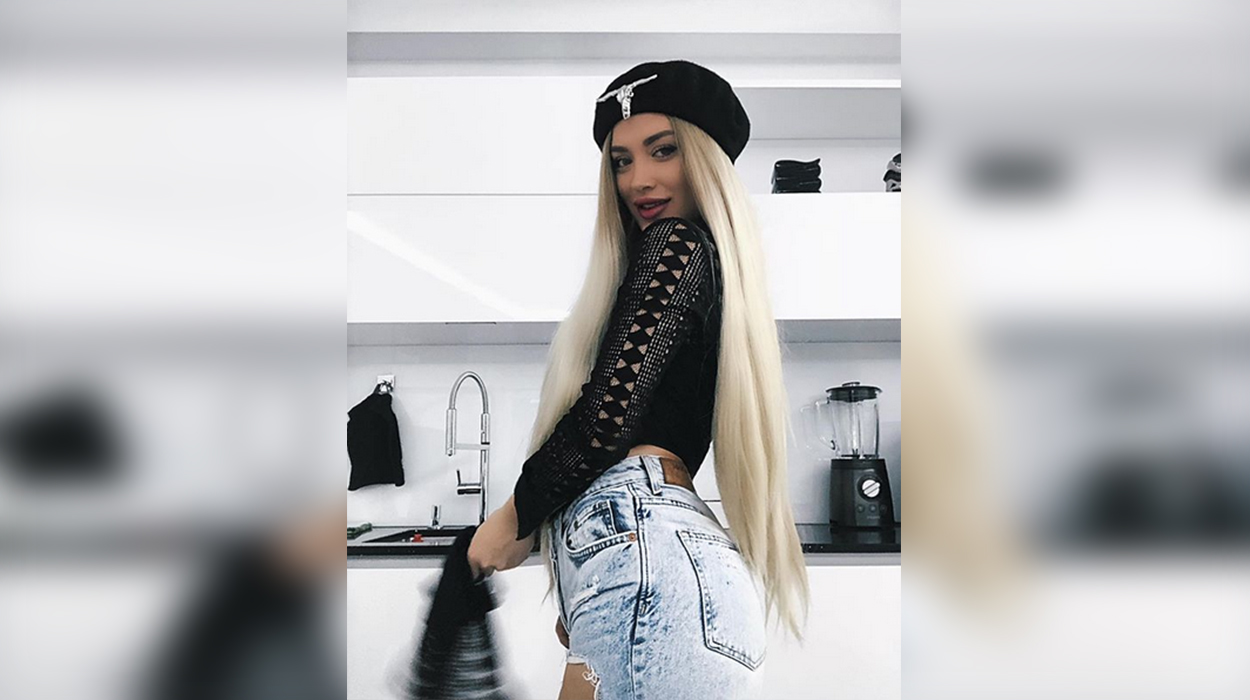 Ari Blue hedh një detaj që askujt nuk do t’i binte në sy
