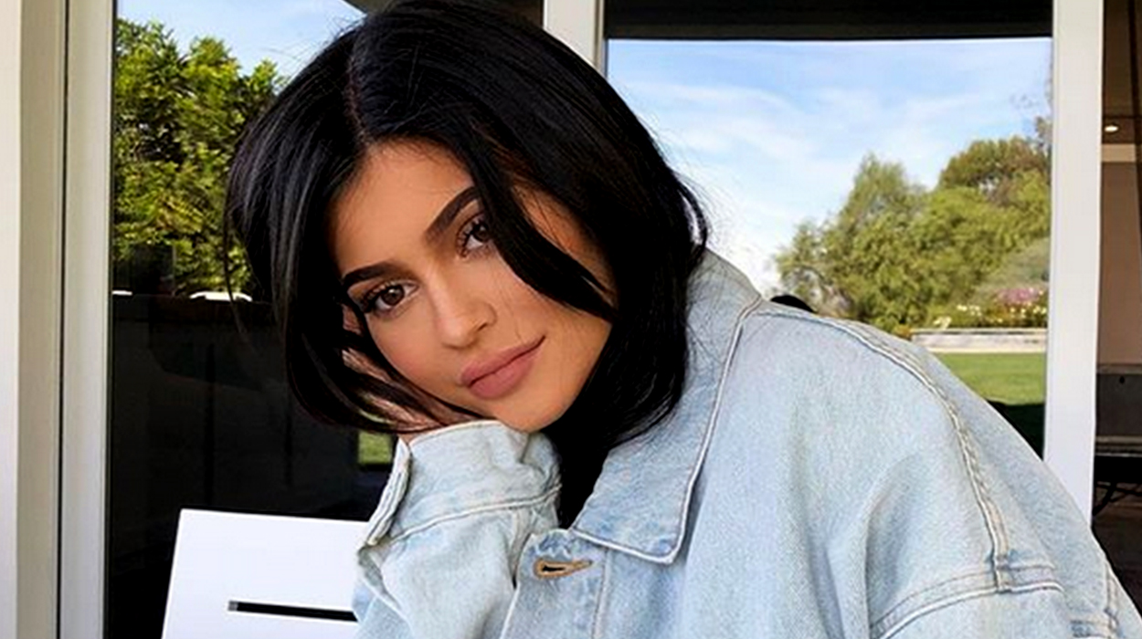 Kylie Jenner tregon të gjitha momentet e shtatëzanisë përmes kësaj videoje