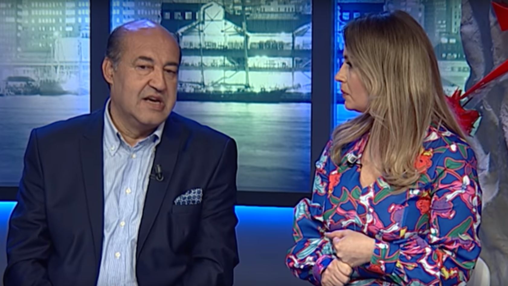 Çudit Bujar Qamili: “Lekët ia çoj gruas por të dashurës i blej parfum”