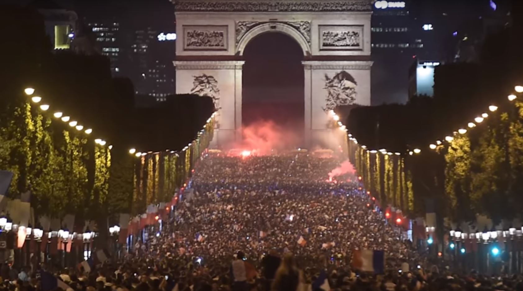 Franca në finale, Parisi bëhet skena e një feste të madhërishme