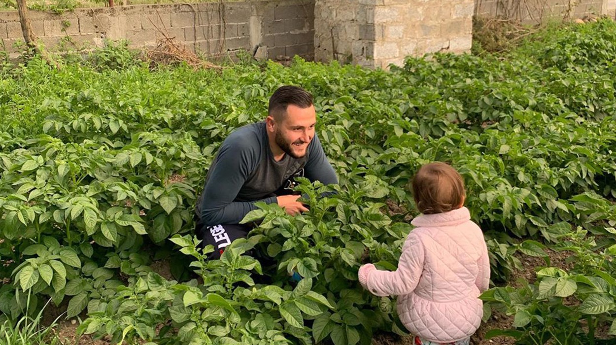 Besi e kërkon nëpër shtëpi, nuk do ta besoni ku i ka shkuar ndërmend të fshihet Ajkës