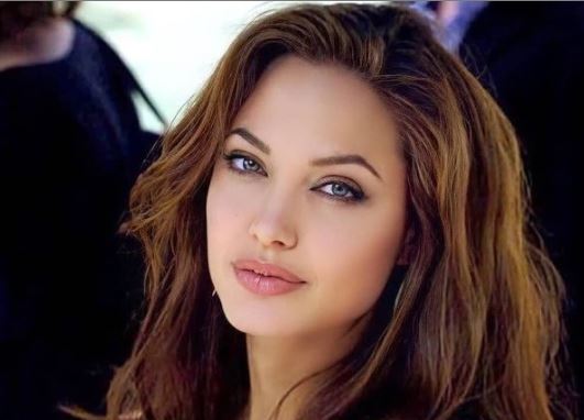 Angelina Jolie feston 46 vjetorin e lindjes nën shoqërinë e të shtrenjtve të saj