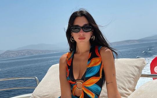 Dua Lipa e ‘dogji’ nën ritmin e muzikës shqiptare, këngëtarja e njohur ka diçka për ti thënë