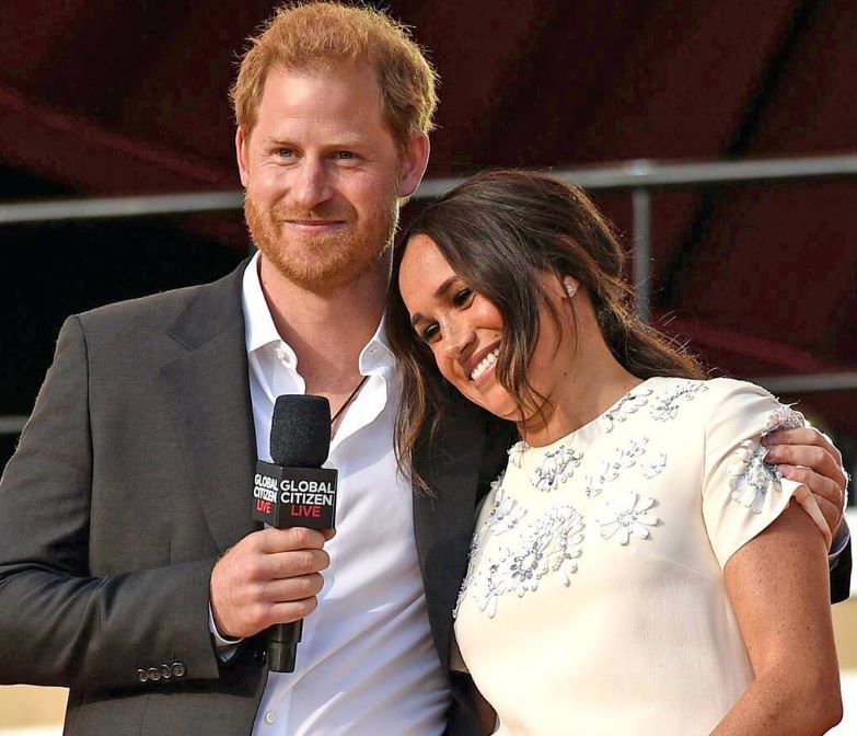 ‘Nuk mund ta dua më shumë’, Meghan dhe Harry si rrallë herë ndajnë momentin intim