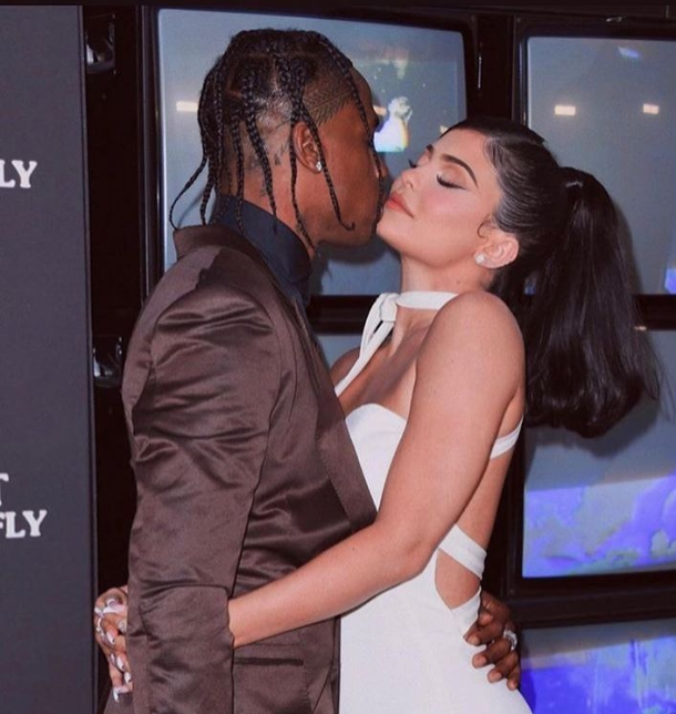 Kylie Jenner dhe Travis Scott listojnë për shitje rezidencën e tyre për të tretën herë