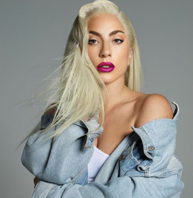 Lady Gaga tregon si u bë pjesë e “Iluminatit”: Jam penduar që shita shpirtin