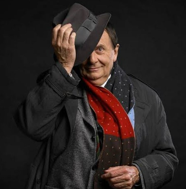 Ndahet nga jeta komediani i njohur Barry Humphries