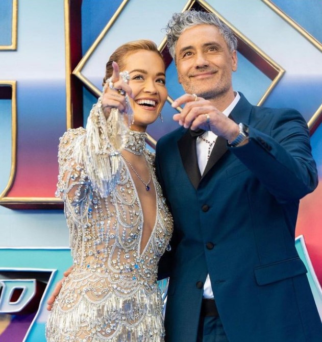 Rita Ora:’Taika Waititi më ndryshoi jetën në momentin më të vështirë’