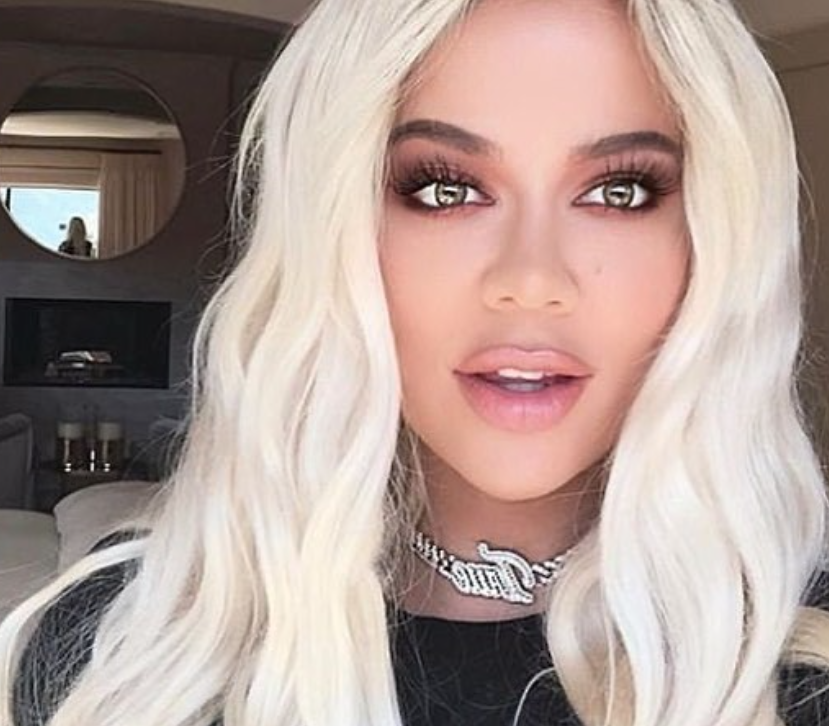 Khloe Kardashian i rikthehet romancës me Tristan Thompson?