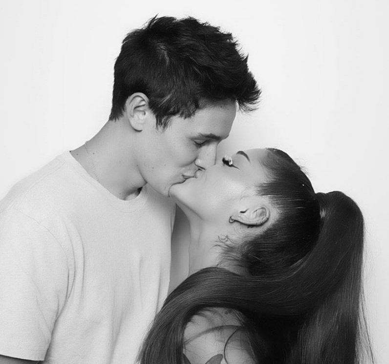 Ariana Grande po divorcohet nga Dalton Gomez, ja pse u shtuan dyshimet