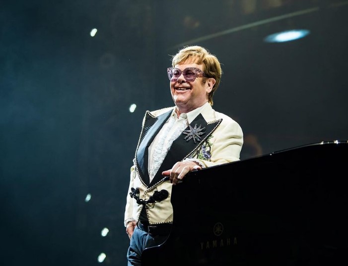 Elton John flet për përjetimin e promblemeve me shëndetin