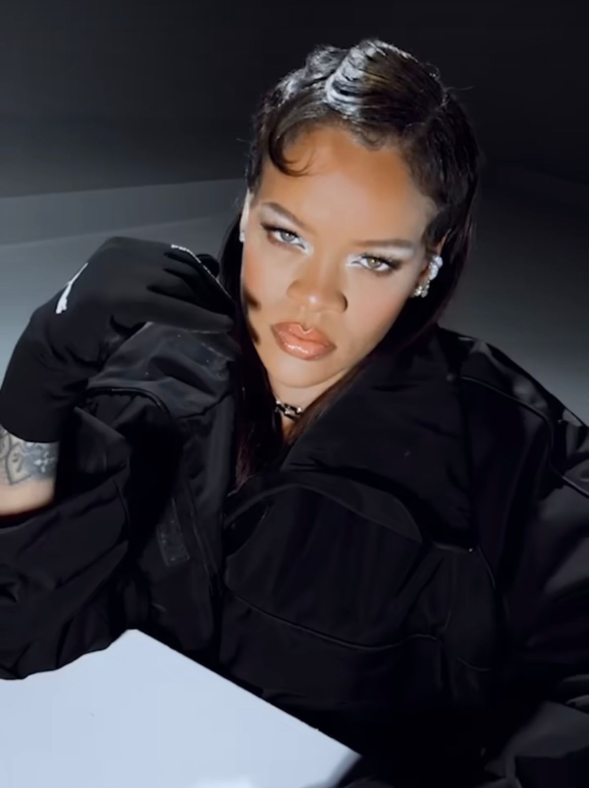 Rihanna rikthehet në punë pak javë pasi u bë nënë për herë të dytë – prezanton bashkëpunimin me Puma