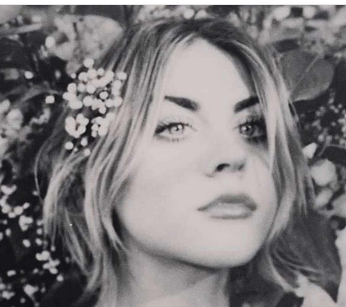 Kush është Frances Bean Cobain? Njihuni me vajzën e Kurt Cobain dhe Courtney Love