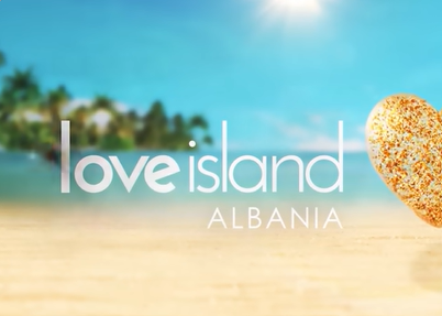 Filloi në formë shakaje, Xhoana kapet për flokësh me Uedën në Love Island