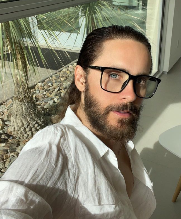 Jared Leto njofton turneun botëror në majë të “Empire State Building”