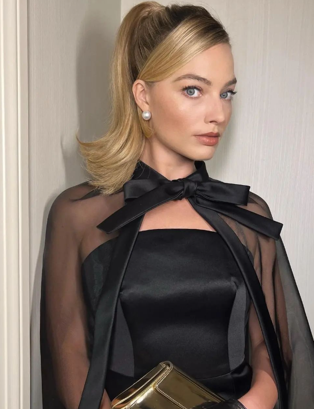 Margot Robbie nuk i ndahet “Barbie-t”, i mahnit të gjithë në daljen e fundit