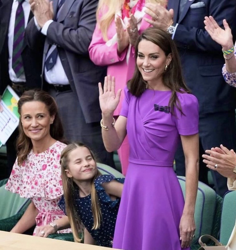 Kjo është arsyeja që Kate Middleton zgjodhi ngjyrën vjollcë në daljen e saj