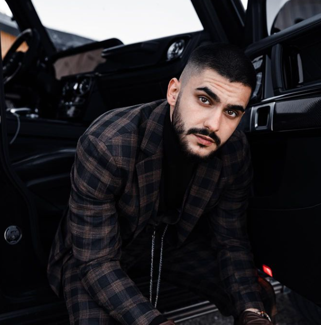 Butrint Imeri i bën dedikimin e veçantë të ëmës për ditëlindje