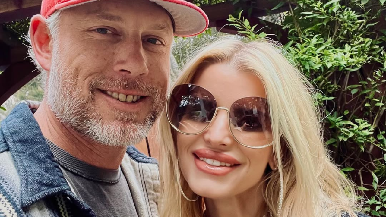 Jessica Simpson dhe bashkëshorti Eric Johnson janë ndarë pas 10 vitesh martesë.