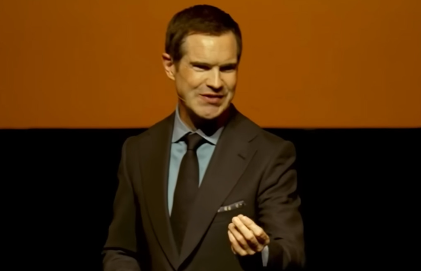 Jimmy Carr thyen heshtjen për luftën e tij për shëndetin mendor