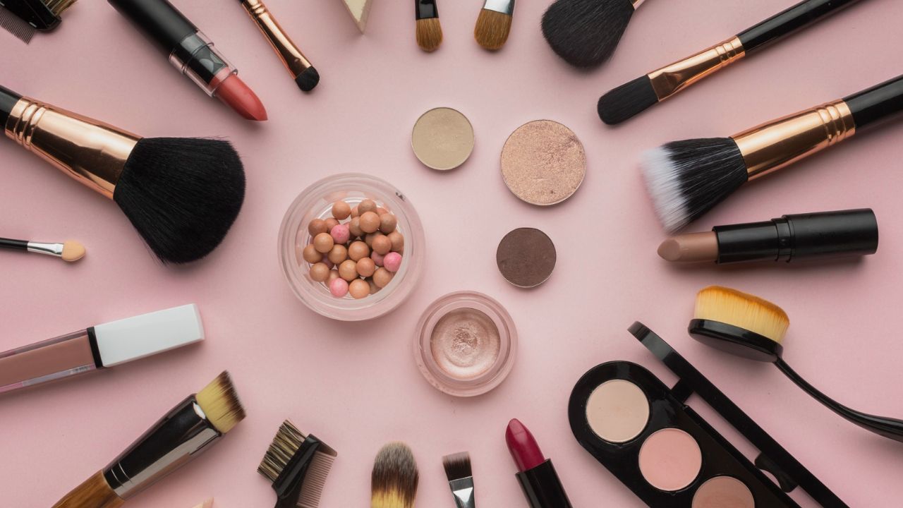 Pse filluam të përdorim makeup?