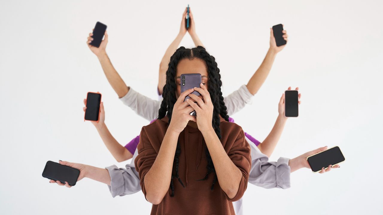 A mund të jemi të varur nga rrjetet sociale pa e kuptuar?