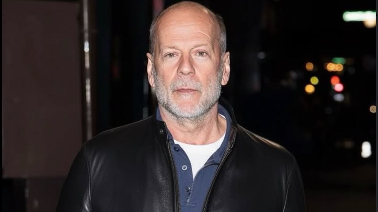 Bruce Willis shihet duke buzëqeshur gjatë paraqitjes së parë publike pas disa muajsh