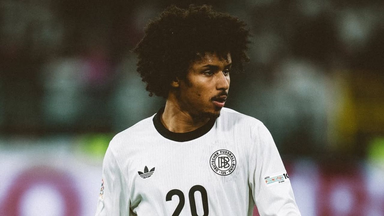 Karim Adeyemi kërkon falje për posedim të paligjshëm të armëve