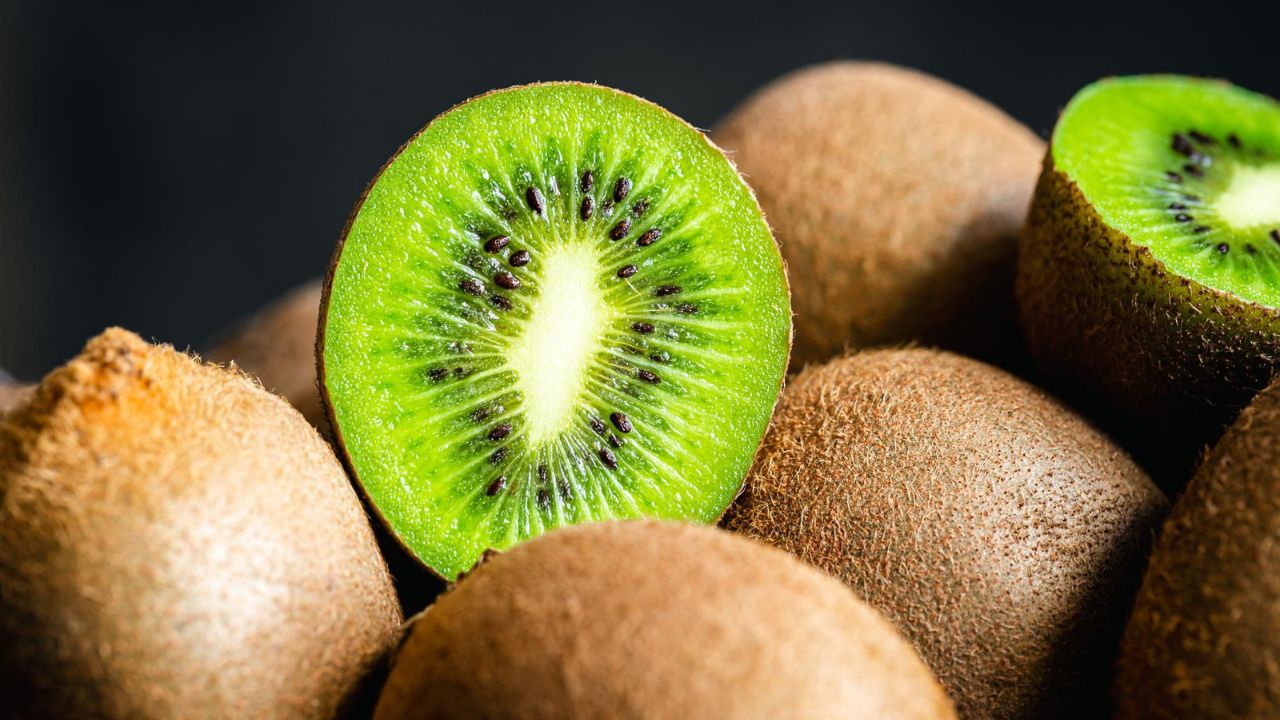 Ushqimet që rritin natyrshëm kolagjenin, sipas ekspertëve të ushqyerjes