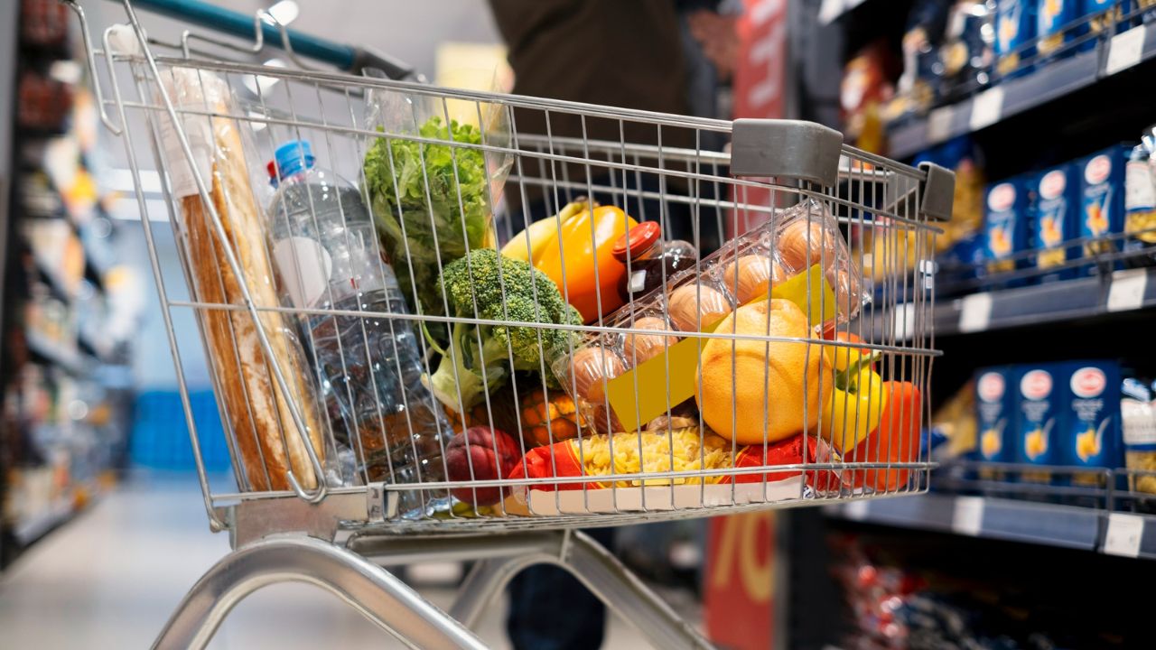 Viruset e hepatitit A mund të fshihen edhe në ushqim