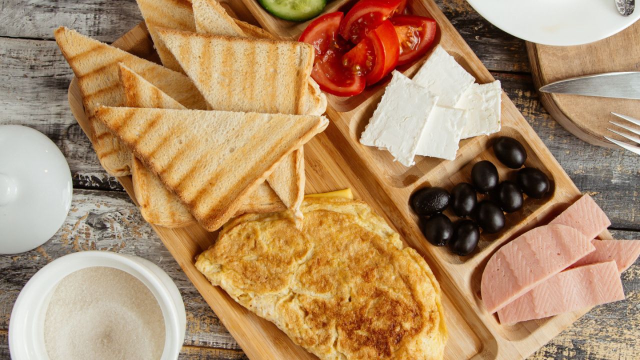 4 ushqime për mëngjes me më shumë proteina sesa vezët