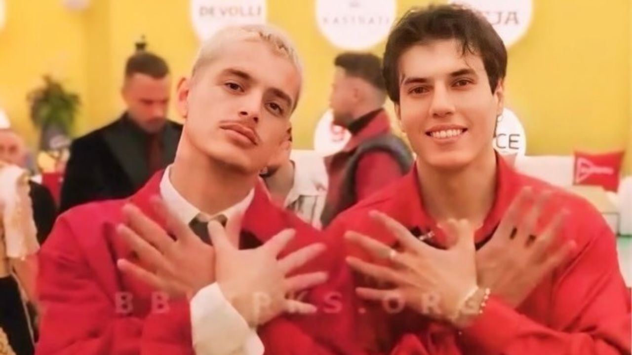 Londrimi dhe Klodi bëjnë sikur zihen, por kjo video i nxjerr zbuluar