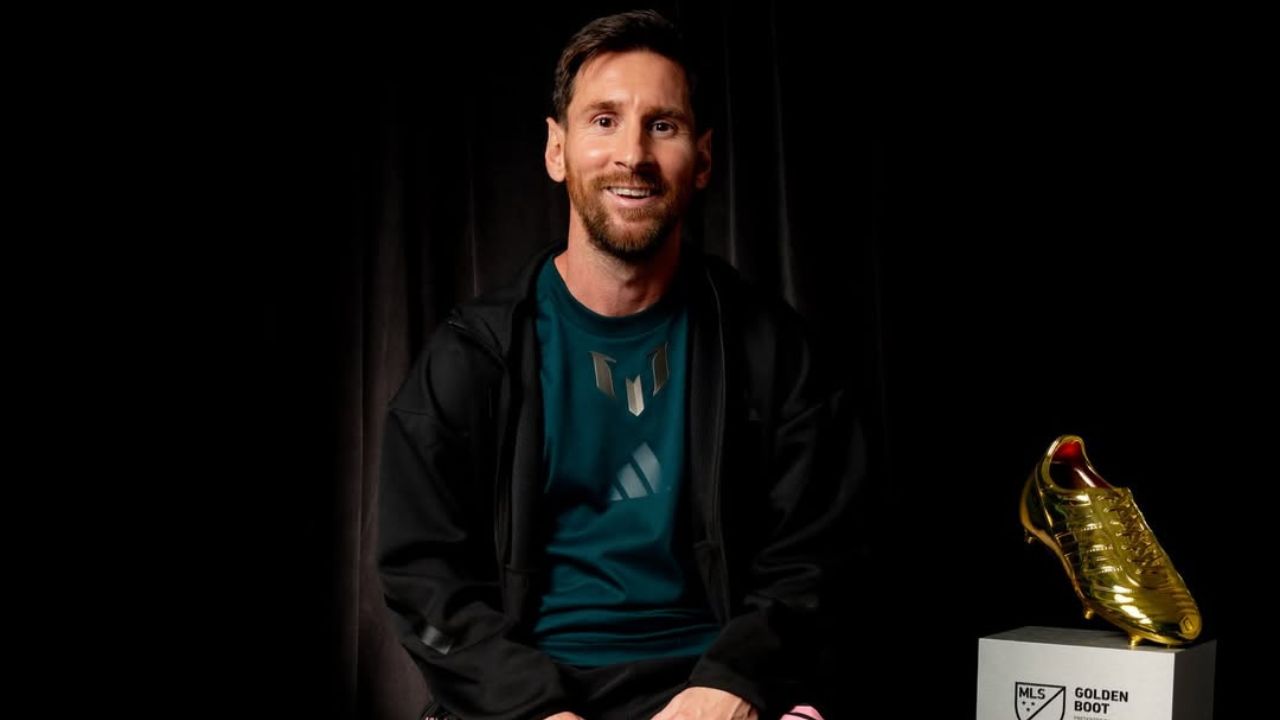 Kaos në eventin e Messit në Kalkuta pasi ai largohet pas 10 minutash, tifozët e zemëruar hedhin shishe