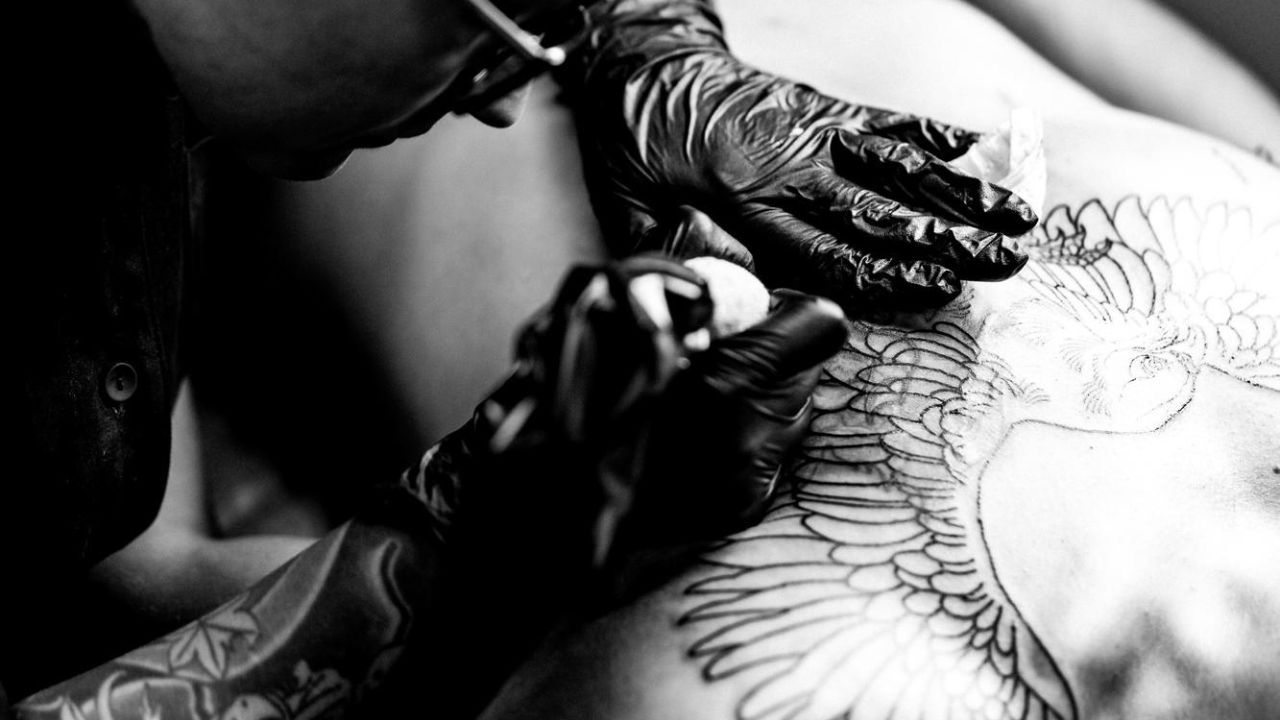 Sipas një studimi, tatuazhet mund të zvogëlojnë efikasitetin e vaksinave