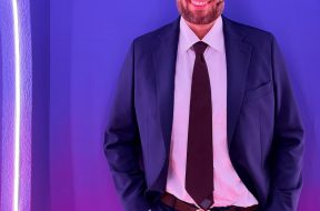 Let me be your Valentines date tonight at 9Pm BigBrotherVipKosova@boggimilanoofficial @albimall