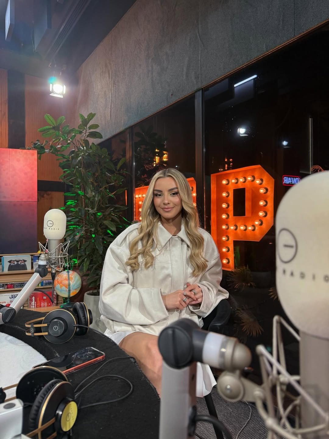 Debati për rrobat në BBV përshkallëzohet, edhe Livia akuzon Brikenën