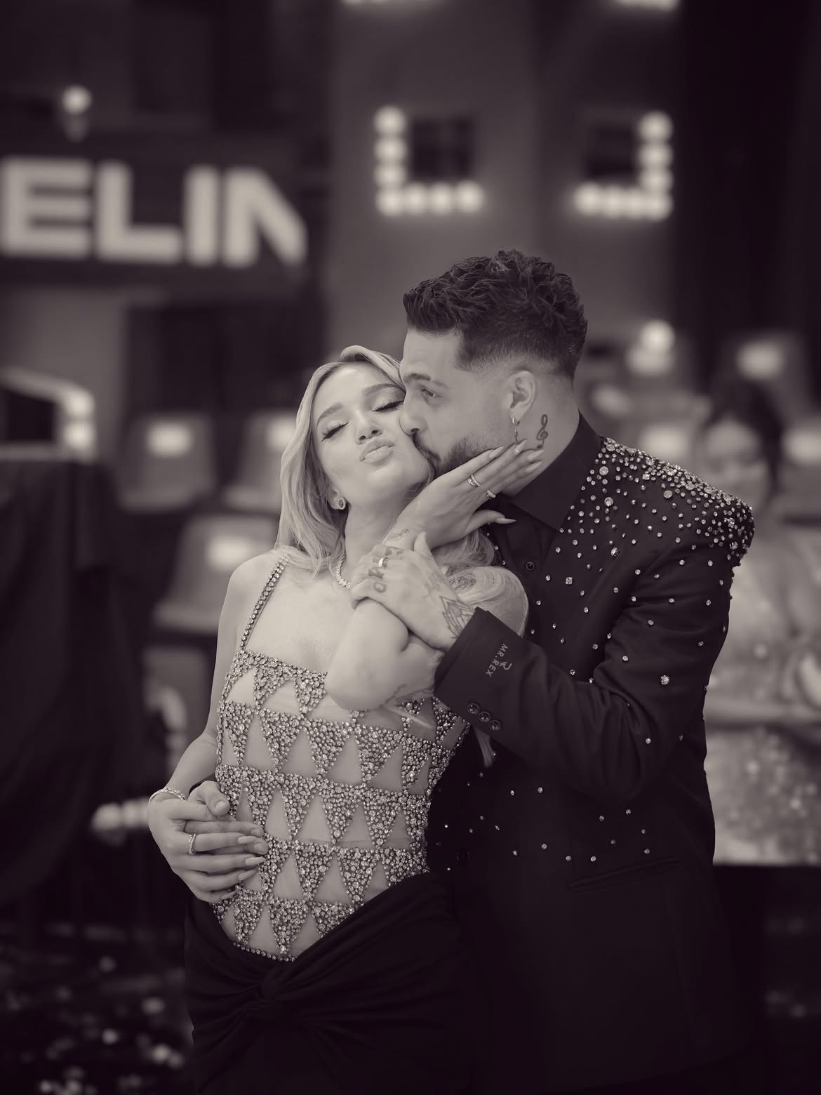 Selin Bollati dhe DJ Gimbo shijojnë pushimet romantike: Momente plot të qeshura buzë detit