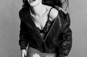 🖤👠 thank you @vogueaustralia