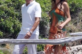 New pics of George and Amal spending holidays in Capri, Italy 🇮🇹 #georgeclooney #amalclooney #